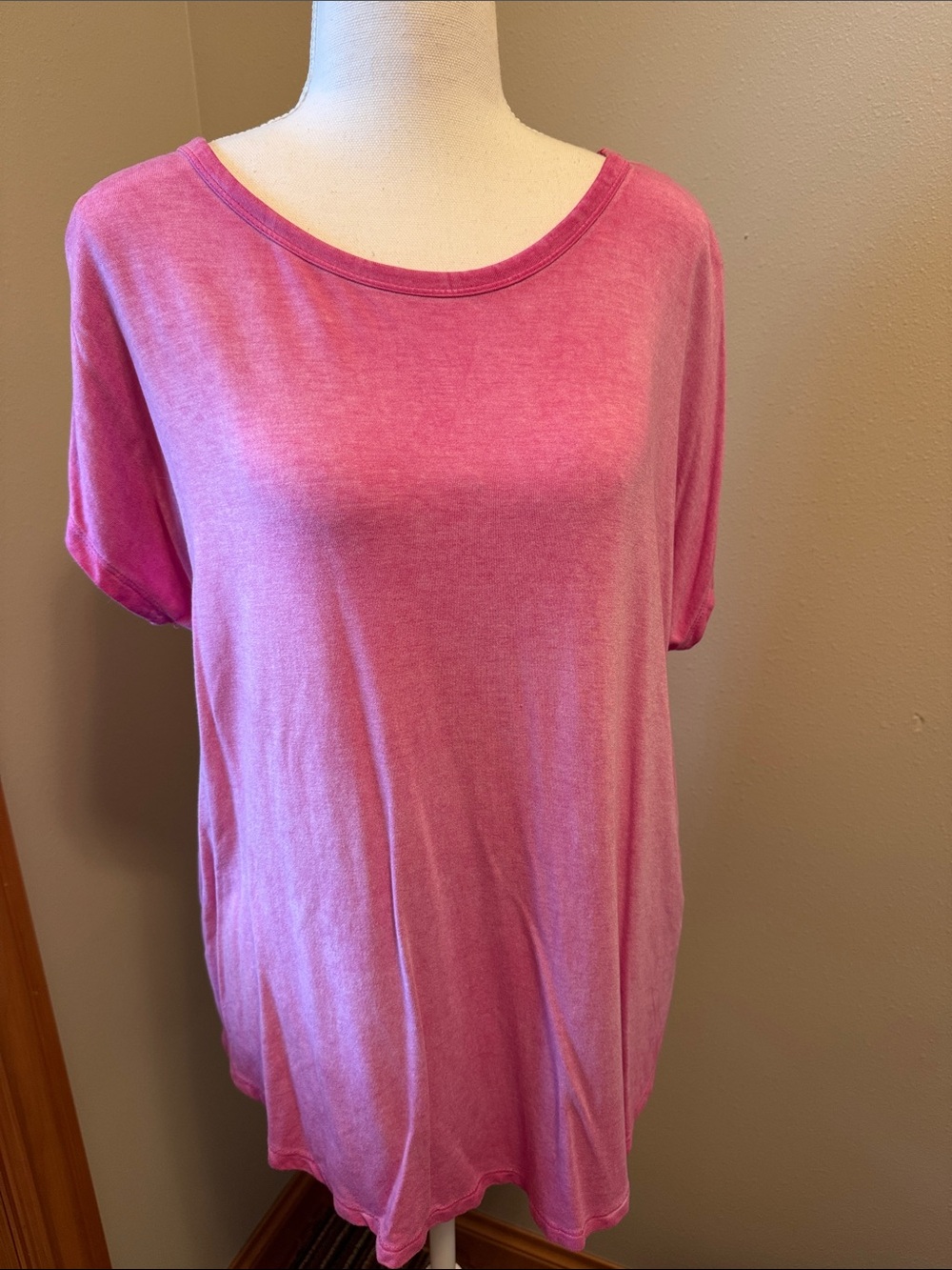 New Women's Pink Cyrus Short Sleeve Scoop Neck Top- Large